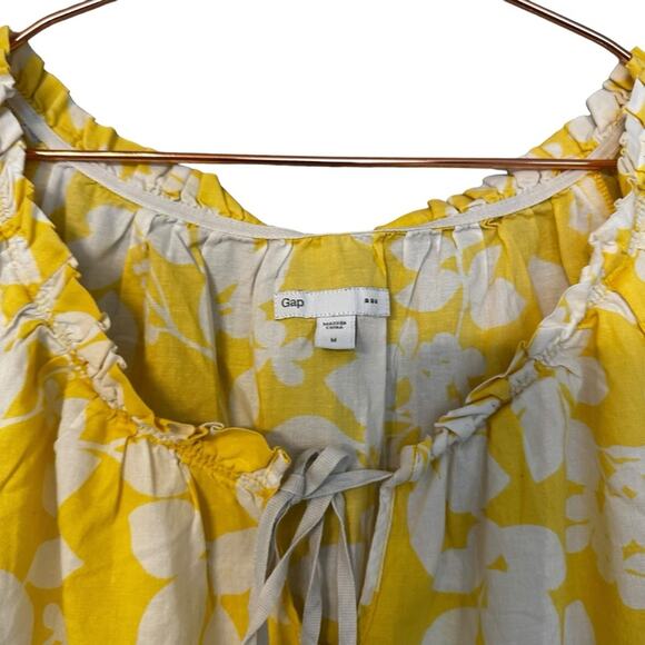 Gap Factory Yellow Floral Plus Top - Size Medium - Picture 2 of 6